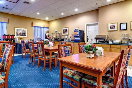Best Western Plus Suites Downtown - 28
