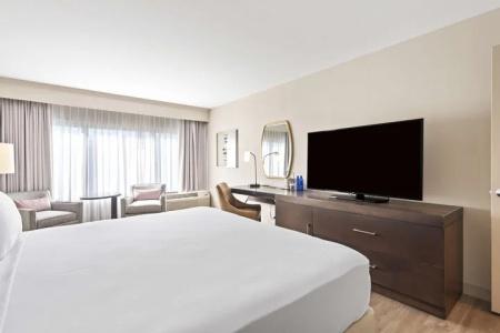 DoubleTree by Hilton - 59