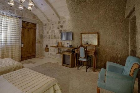 Hera Cave Suites - 107