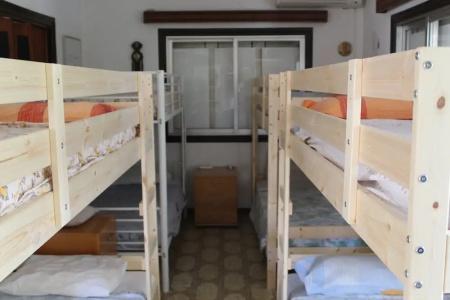 Costas Hostel Action - 52