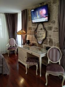 Kastel 1700 Boutique - 73