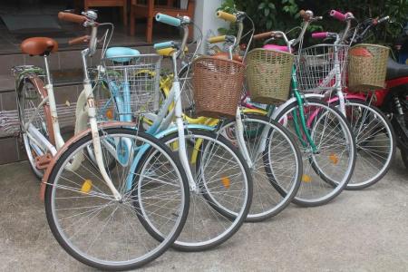 Huen Chan Thip - 25