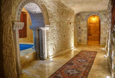 Calypso Cave Suites - 22