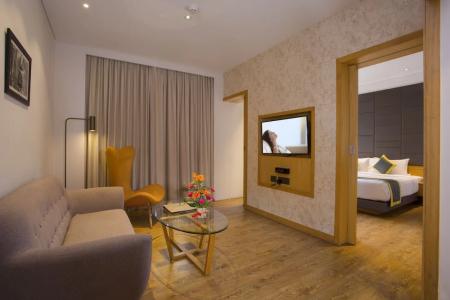 Fountain Tree By Tgi - 33