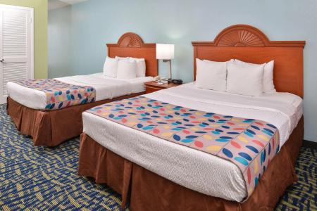 Best Western Plus Holiday Sands Inn & Suites - 2