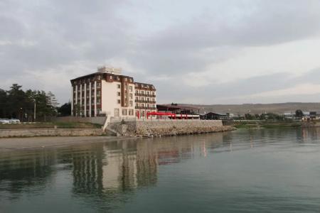 Ramada by Wyndham Van - 60