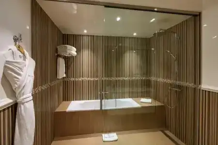 Majestic Spa - Champs Elysées - 228