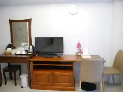 Bann Tawan Hostel & Spa - 5