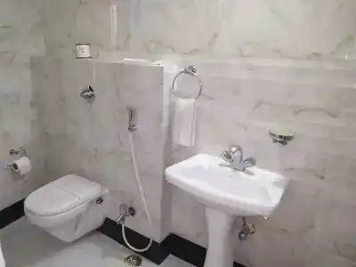 Executive Tower - 70