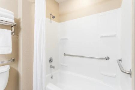 Days Inn & Suites by Wyndham - 92