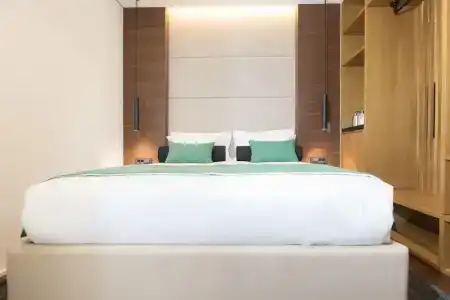 Dominic Smart & Luxury Suites - Parliament - 29