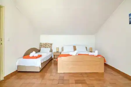 Elena - 39