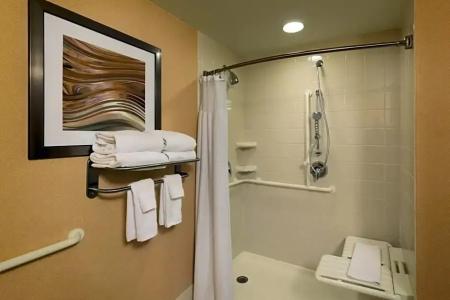 Courtyard by Marriott Hershey - 40