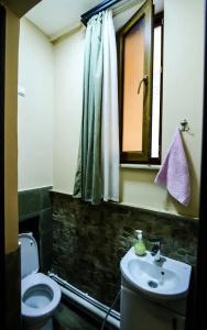 Retro Hostel & Tours - 9