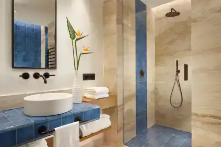 Carlton International - 10