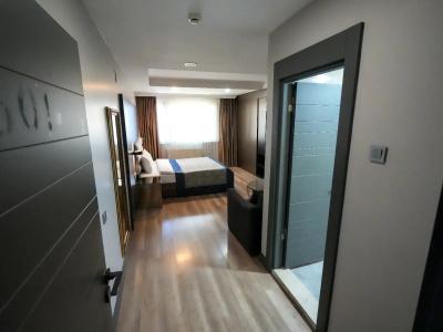 A Palace Suites - 205