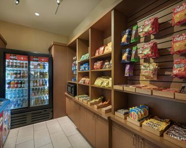 Hilton Indianapolis & Suites - 11