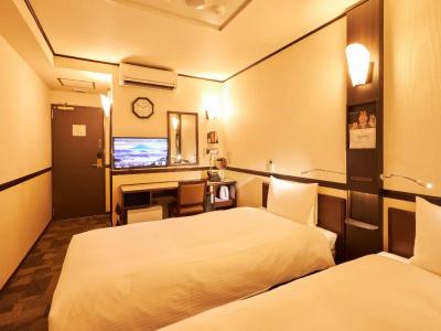 Toyoko Inn Airport - 14