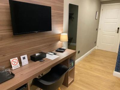 7th Floor Suite - 124