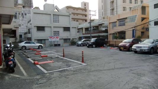 Kokusai Plaza (Kokusai-Dori) - 10
