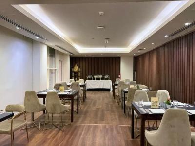 Ivory Inn - 24