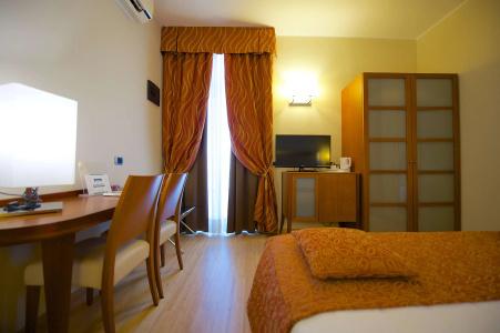 Best Western Crystal Palace - 53