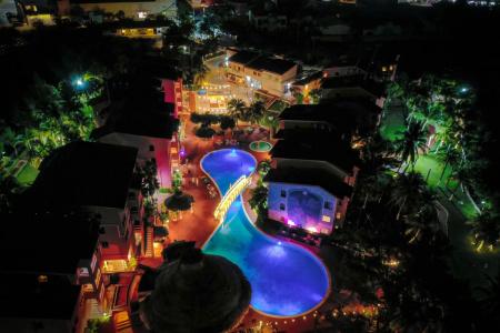 Selina Cancun Laguna Zone - 16