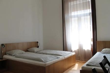 Omega Guesthouse Budapest - 34