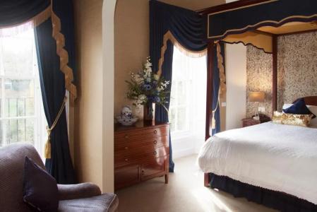 Royal Scots Club - 48