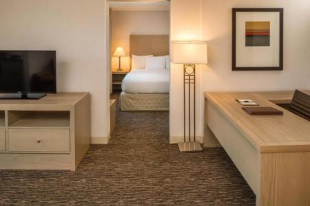 DoubleTree by Hilton - 66