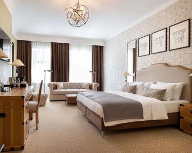 Best Western Plus Market Square Lviv - 86