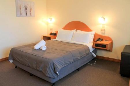 St Georges Motor Inn - 107
