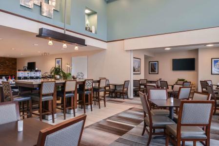 Hampton Inn & Suites Denver-Speer Boulevard - 12