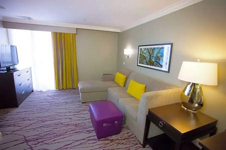 DoubleTree by Hilton Historic Savannah - 85