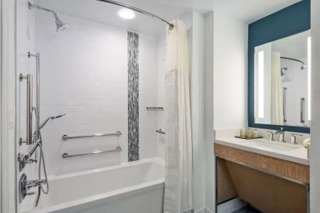DoubleTree Suites by Hilton - 122
