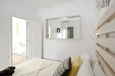 Yanna Luxury Suites (Asteri Suites) - 22