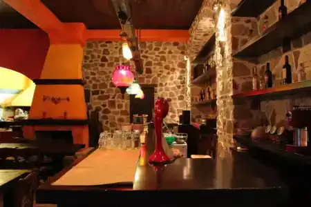 Mythos Guesthouse - 12