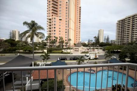 Markham Court - 103
