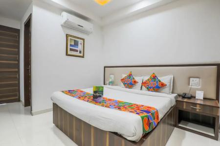 FabSapphire Inn - 18