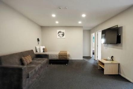 Ellerslie Palms - 35