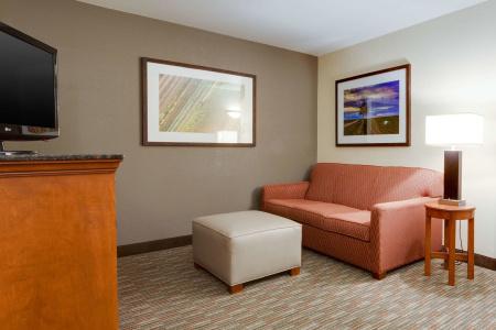 Drury Inn & Suites - 33