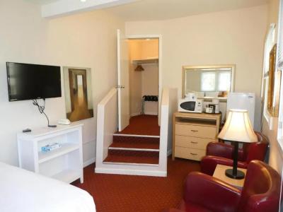 Briarwood Inn - 76