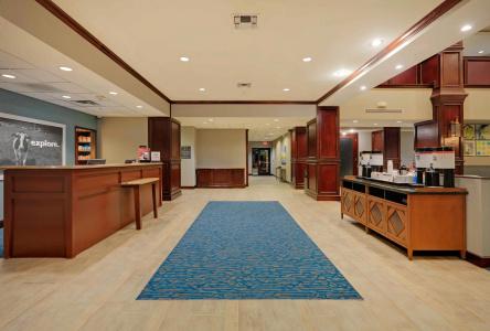 Hampton Inn & Suites Dallas-Arlington-South - 1