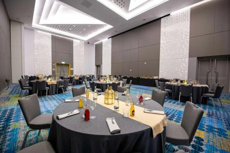 Radisson Red Dubai Silicon Oasis - 18