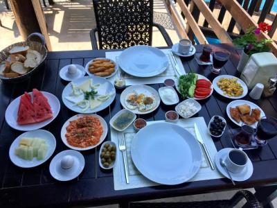 Alya Göcek - 12