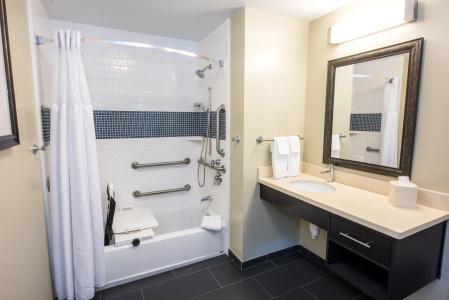 Home2 Suites by Hilton Albany Airport/Wolf Rd - 91