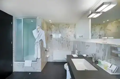 Crowne Plaza düSseldorf - Neuss, Ein Ihg - 96