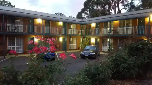 Hepburn Springs Motor Inn - 0