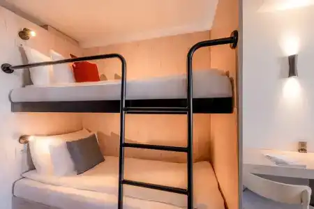 Victoria & Residence - 75