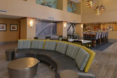 Hampton Inn and Suites North-Airport - 19